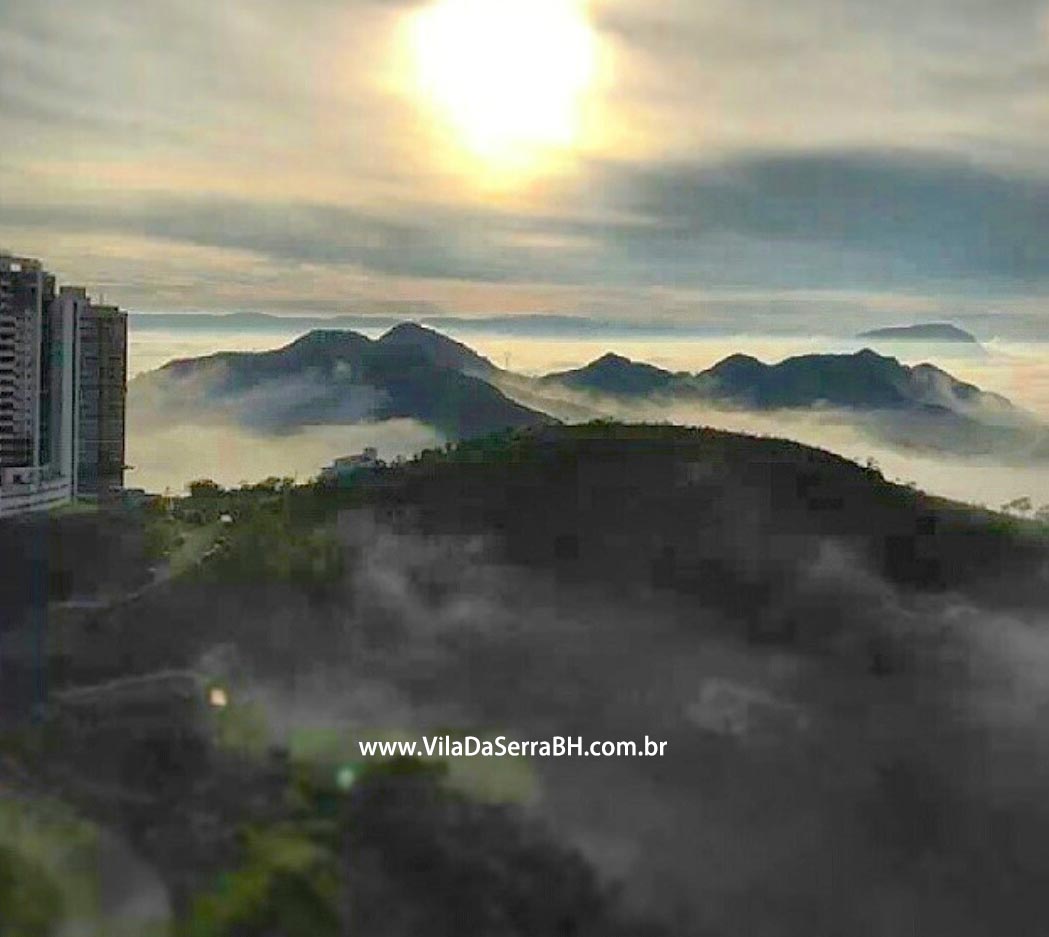 neblina nas montanhas de Minas Gerais