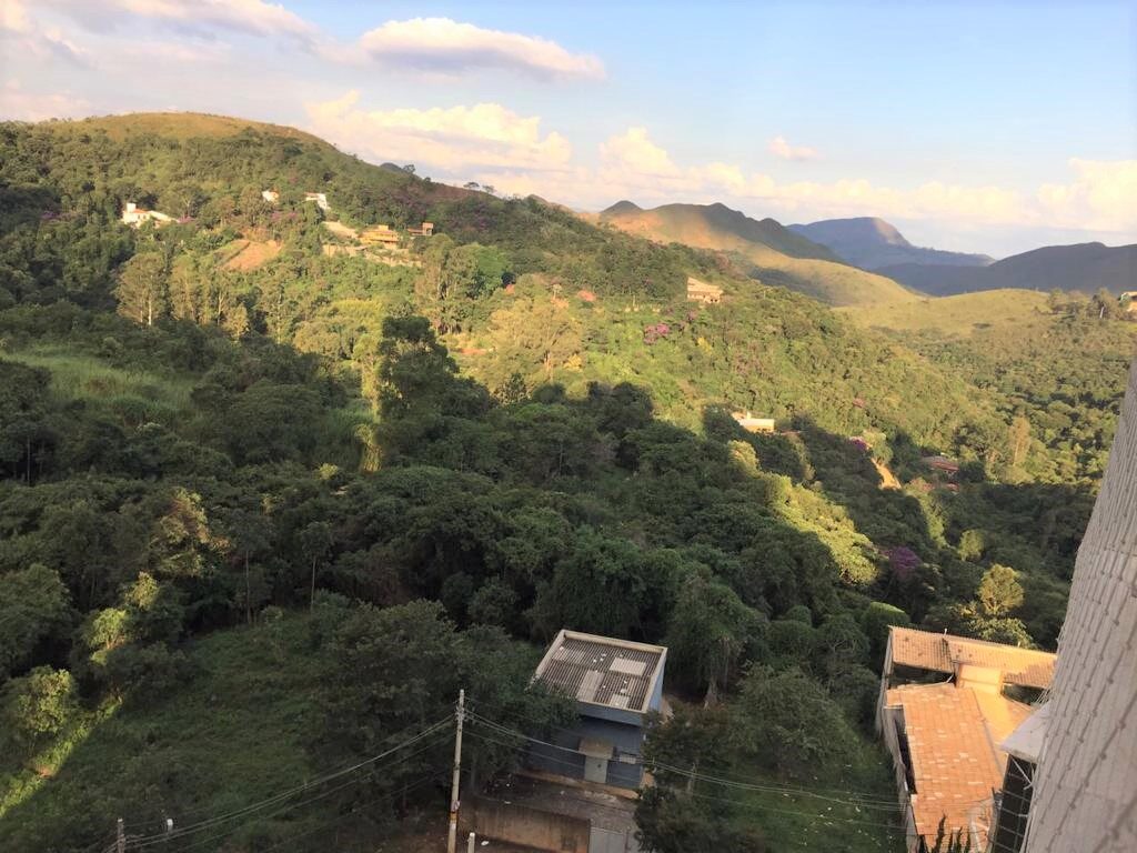 vista para as montanhas