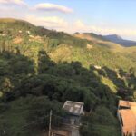 vista para as montanhas