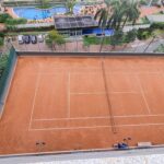 edificio com quadra de tenis no vila da serra