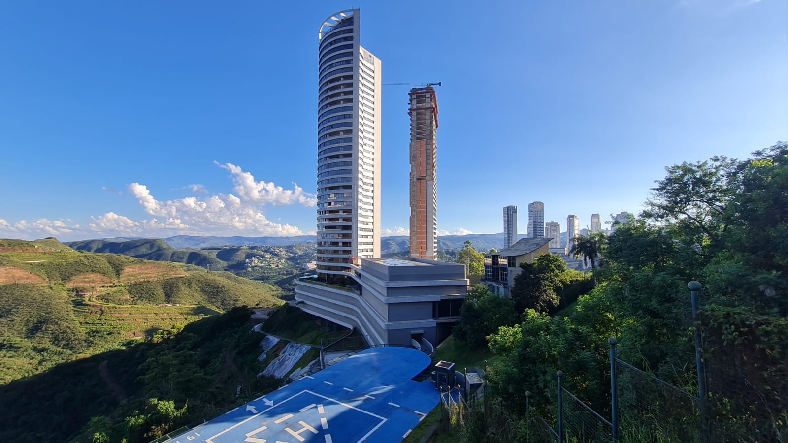 predio com heliponto vila da serra nova lima