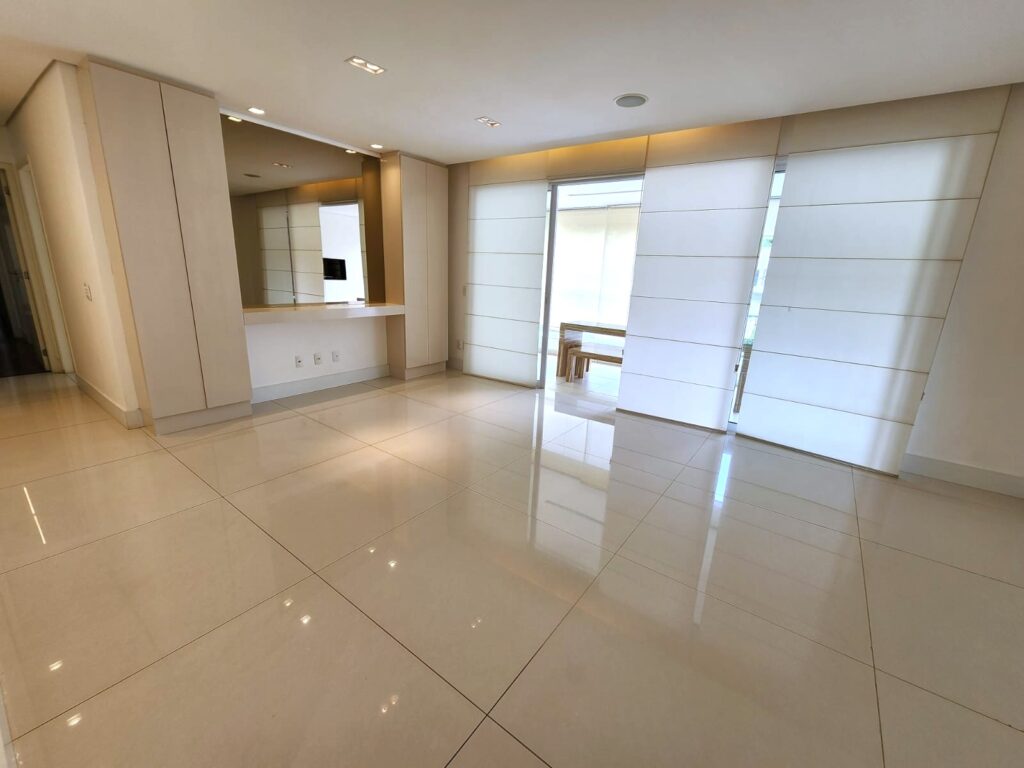 Apartamento à venda na Alameda Oscar Niemeyer