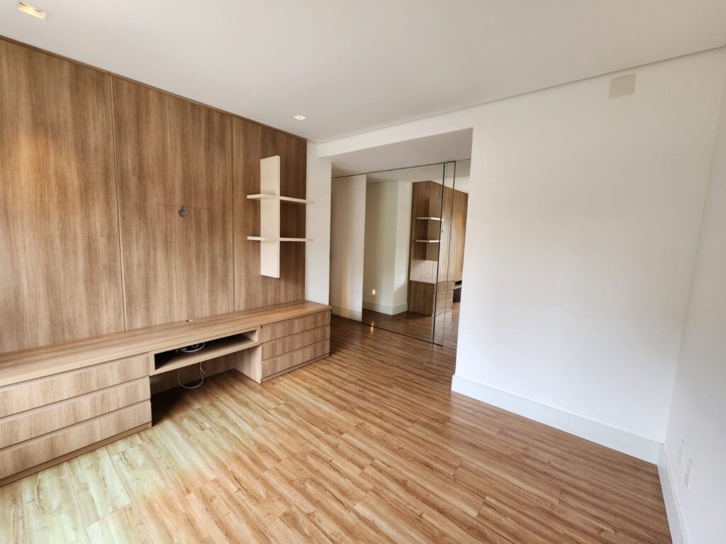 Apartamento à venda na Alameda Oscar Niemeyer com 4 quartos