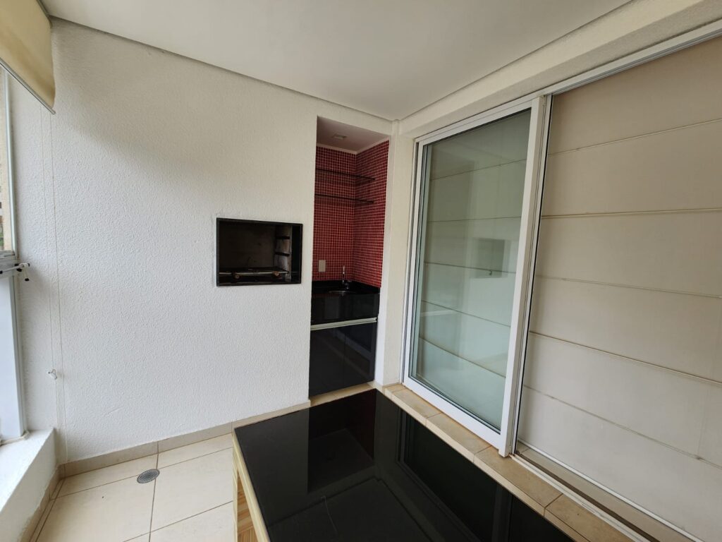 Apartamento à venda na Alameda Oscar Niemeyer com churrasqueira