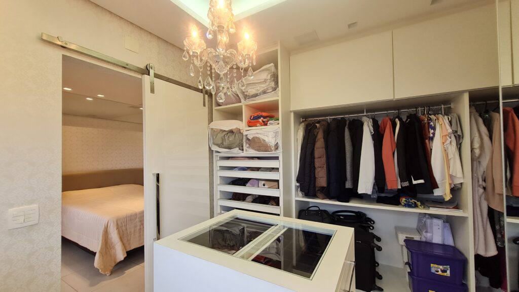 suite com closet e varanda