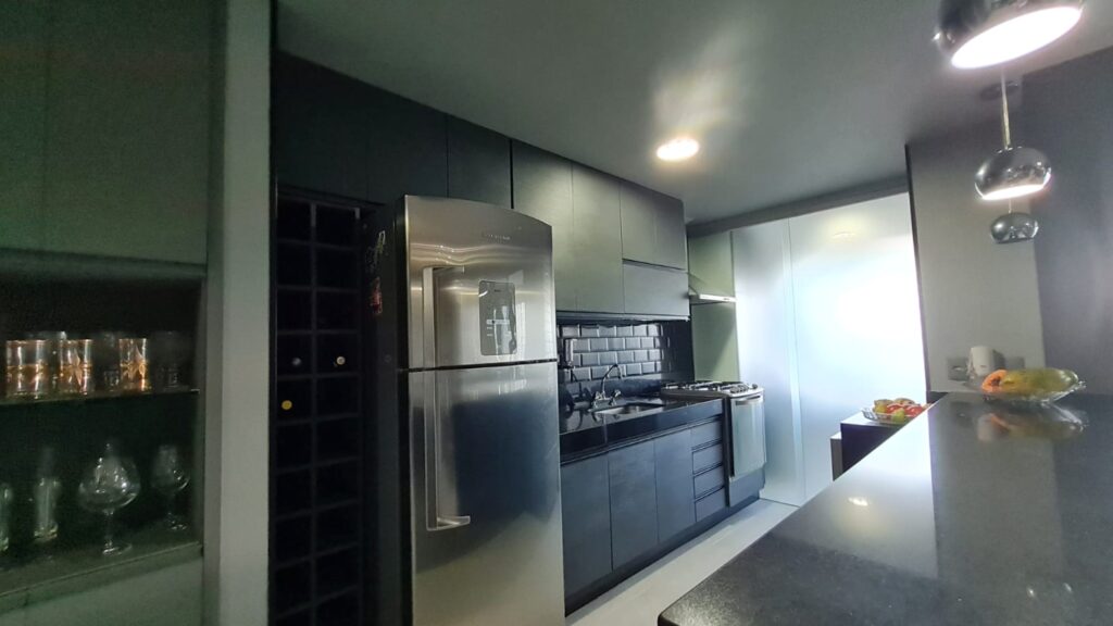 Apartamento de 2 quartos com vista e cozinha americana