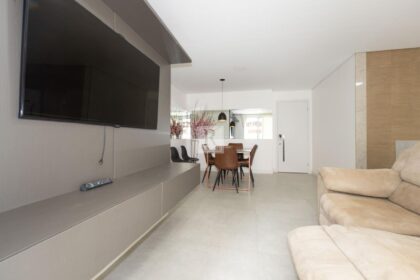 Apartamento mobiliado de 2 quartos no Uptown a venda
