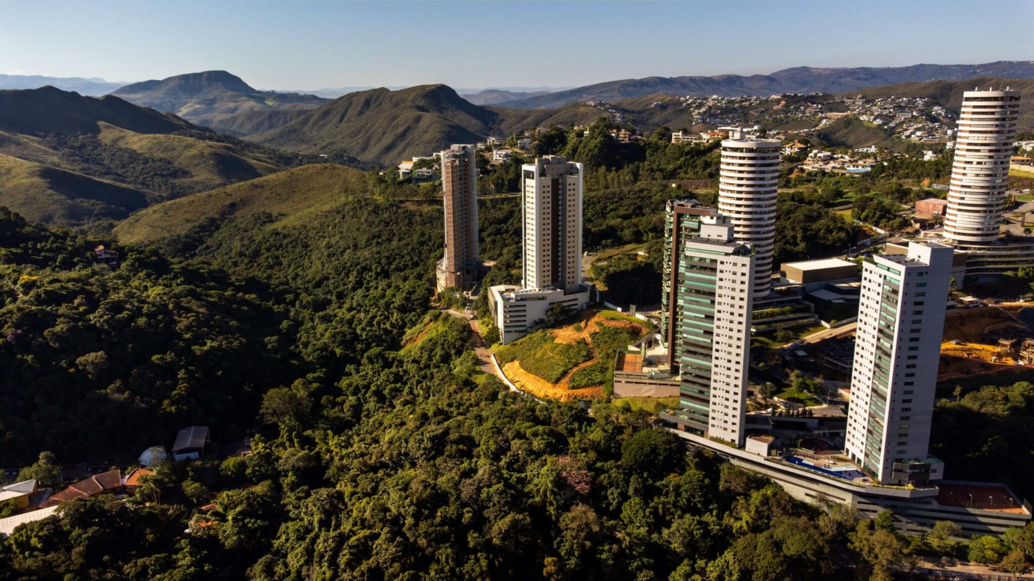 Roscoe Imóveis | Especialistas no Vale do Sereno