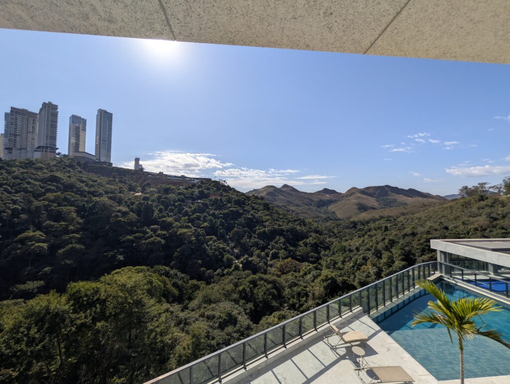 imoveis Área privativa no Vale do Sereno de 4 quartos