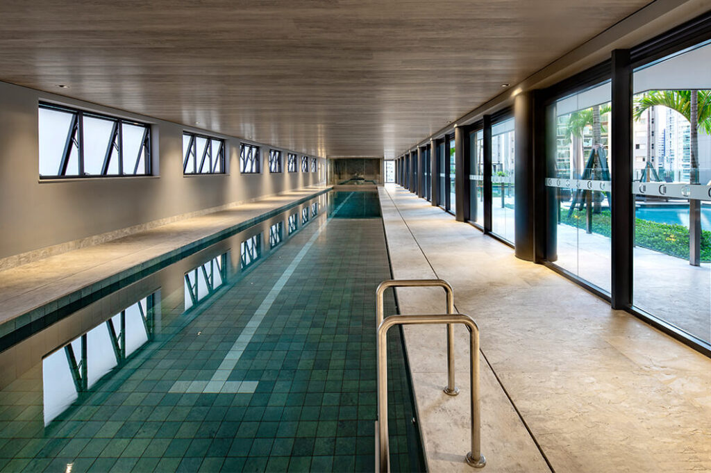 piscina com raia
