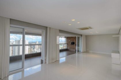 Apartamento à venda na Alameda Oscar Niemeyer com 4 quartos