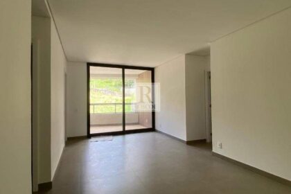 Apartamento com 3 Quartos em andar alto no Vale do Sereno